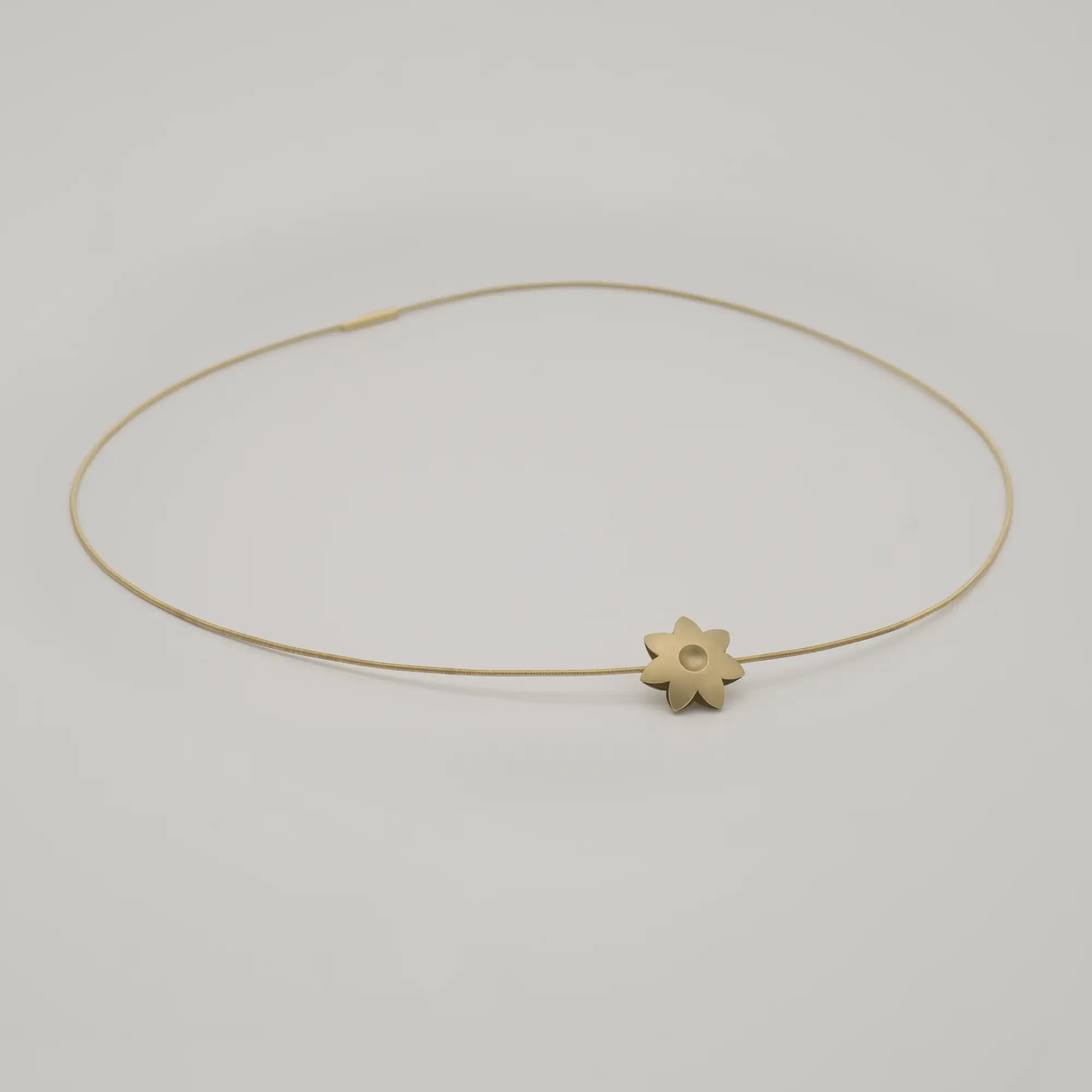 Anhänger Flora von Niessing gebraucht kaufen