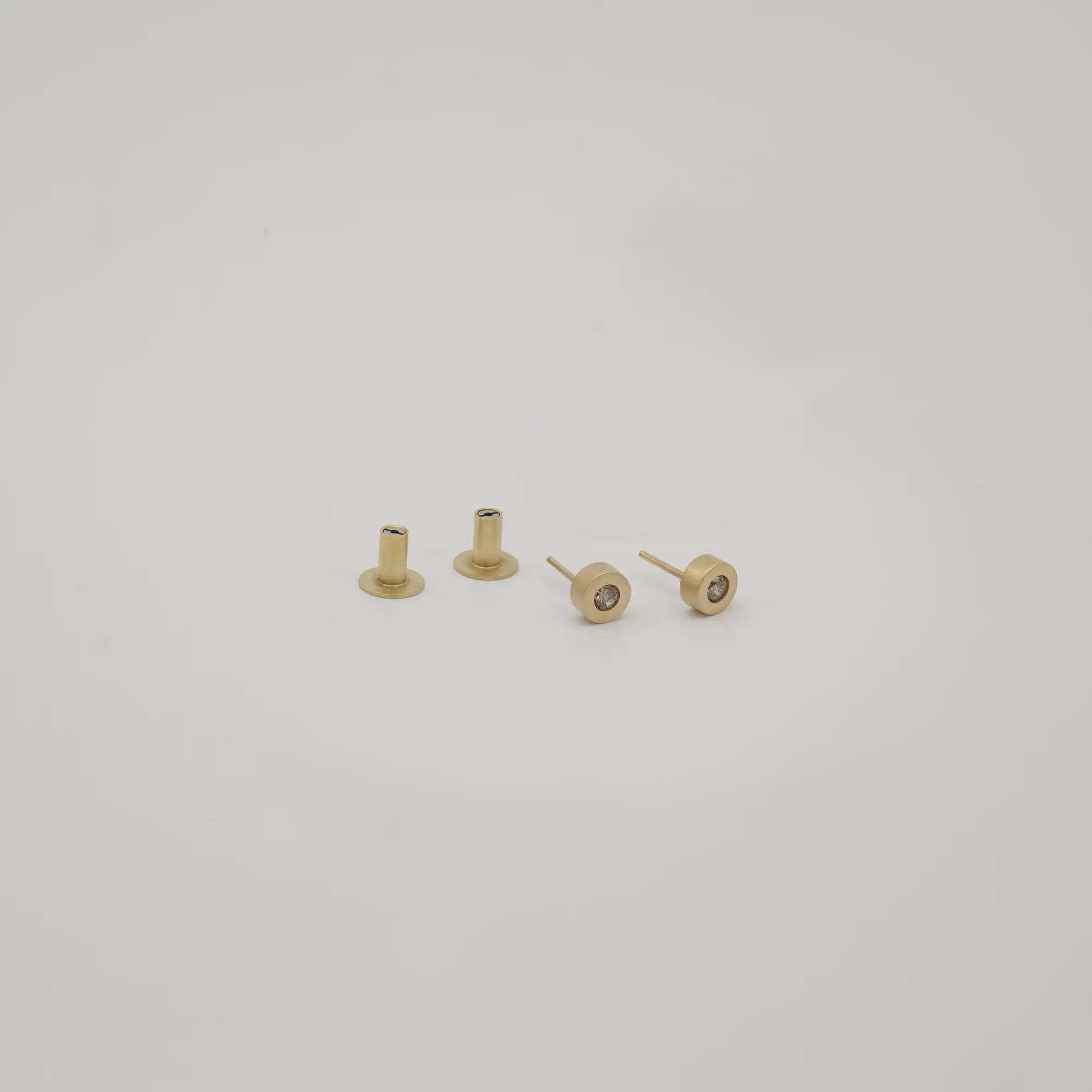 Ohrstecker Zylinderfassung von Niessing gebraucht kaufen